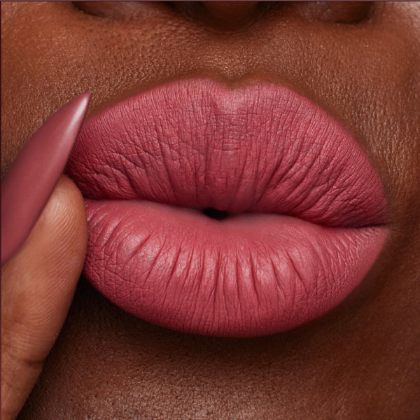 Huda Beauty Liquid Matte Ultra-Comfort Transfer-Proof Lipstick shade Icon (Rusty Pink)