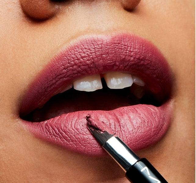 MAC Cosmetics Matte Lipstick Mehr (Mid-Tone Mauve Pink)