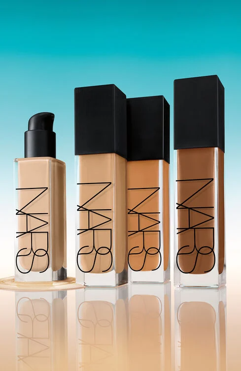 NARS NATURAL RADIANT LONGWEAR FOUNDATION MONT BLANC L2 - Very light with neutral undertones